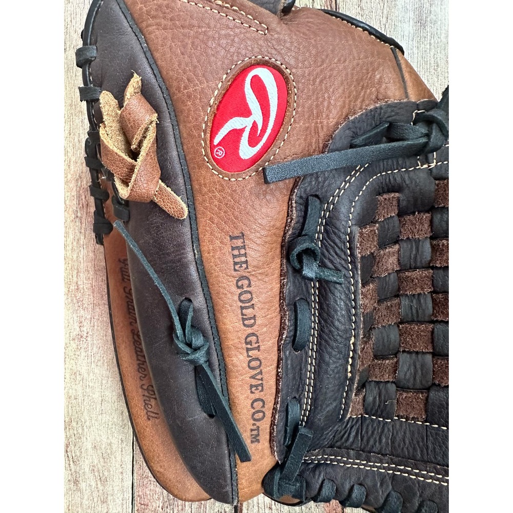 Preowned Rawlings Baseball Glove